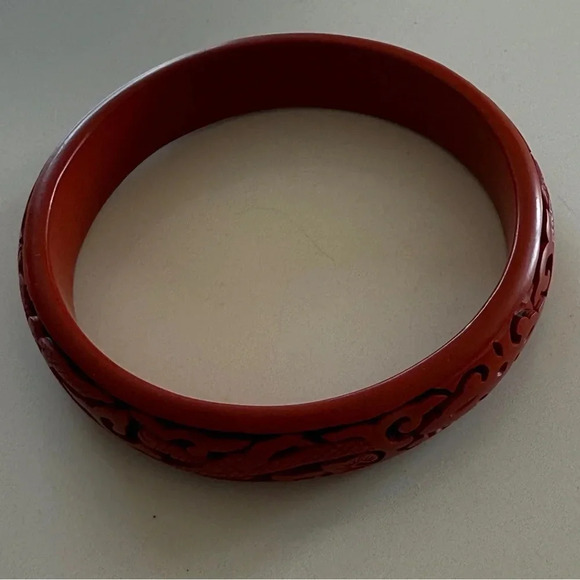 Red Cinnabar Bangle- Vintage- Carved - Picture 7 of 15
